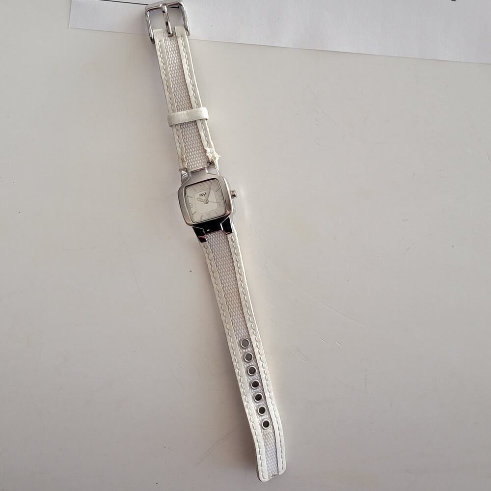 Vintage Watches Wegon Quartz Watches White Strap Silver Case Small Square Dial